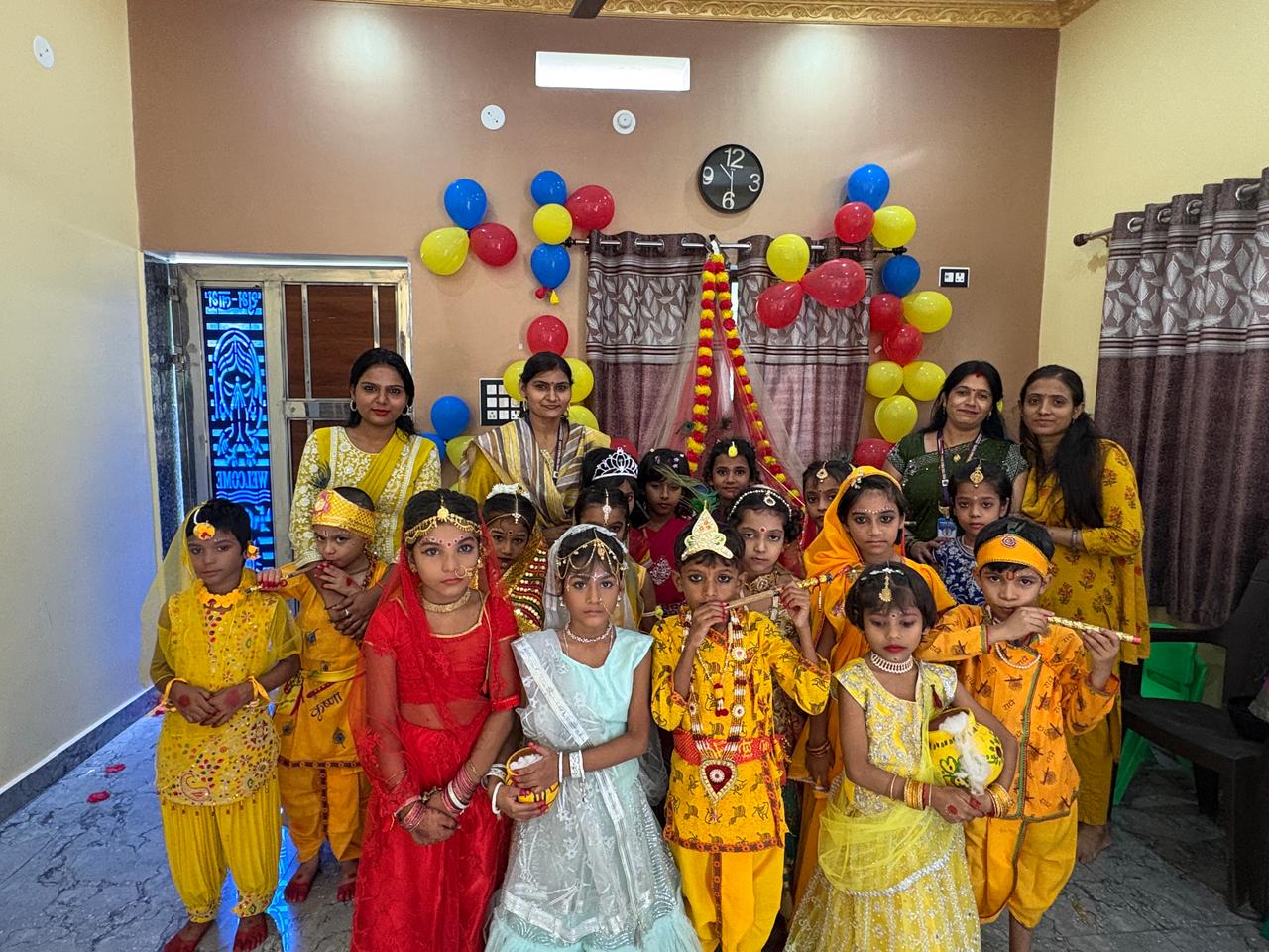 Teachers Day celebration group at Mind Tree Public School